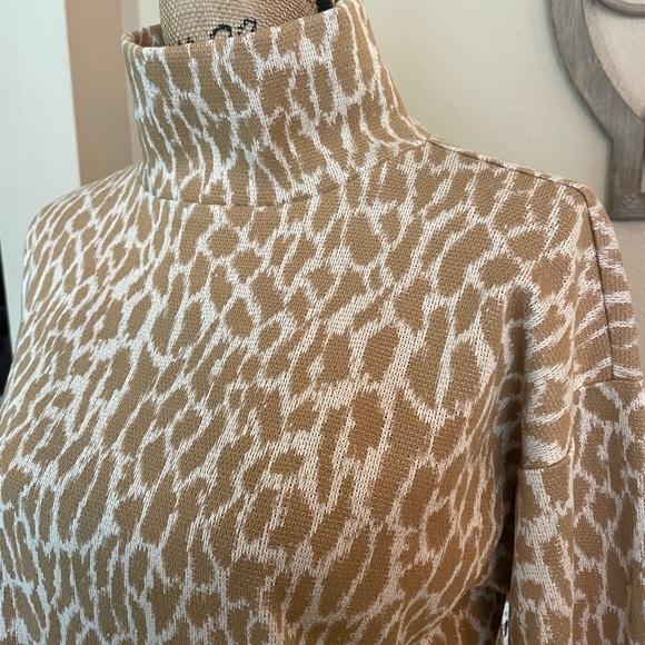 New with Tag Loft Tan & White Animal Print High Neck Lightweight Sweater - Picture 4 of 13